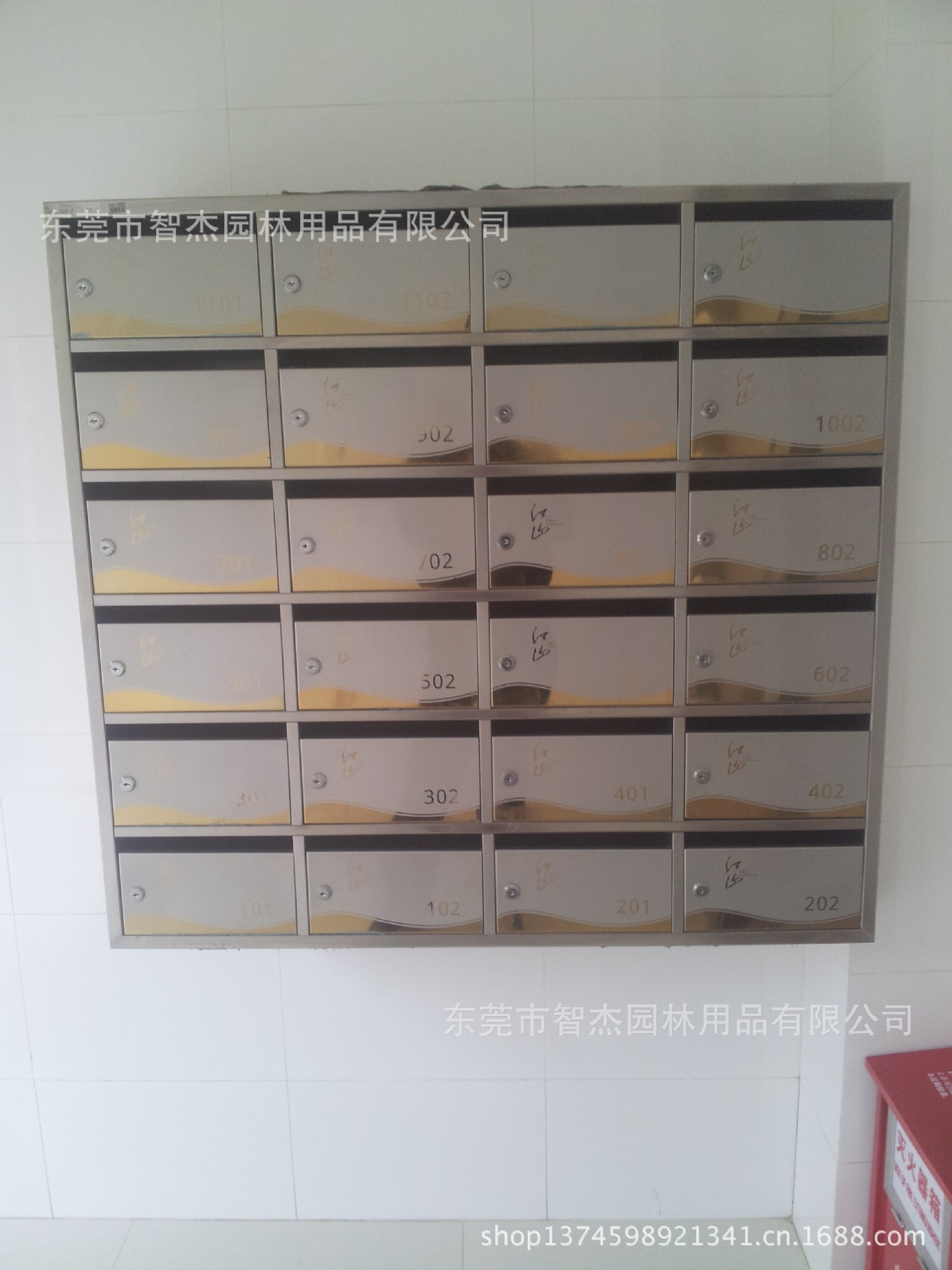 鋼木結構信報箱 高端定制，小區品質之選